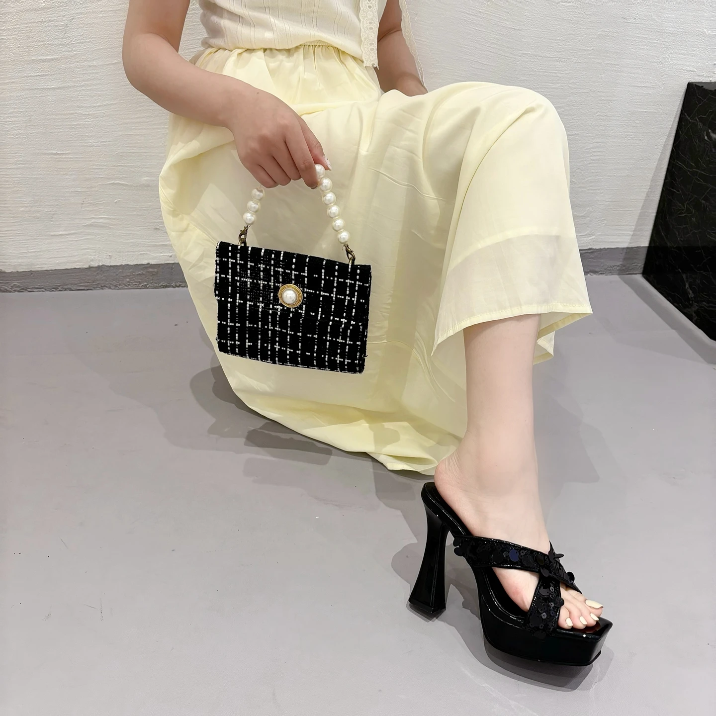 Women Sandals Sequins Chunky Slippers Square Open Toe Platform Heels Street Style Casual Elegant Mules Ladies Party Shoes