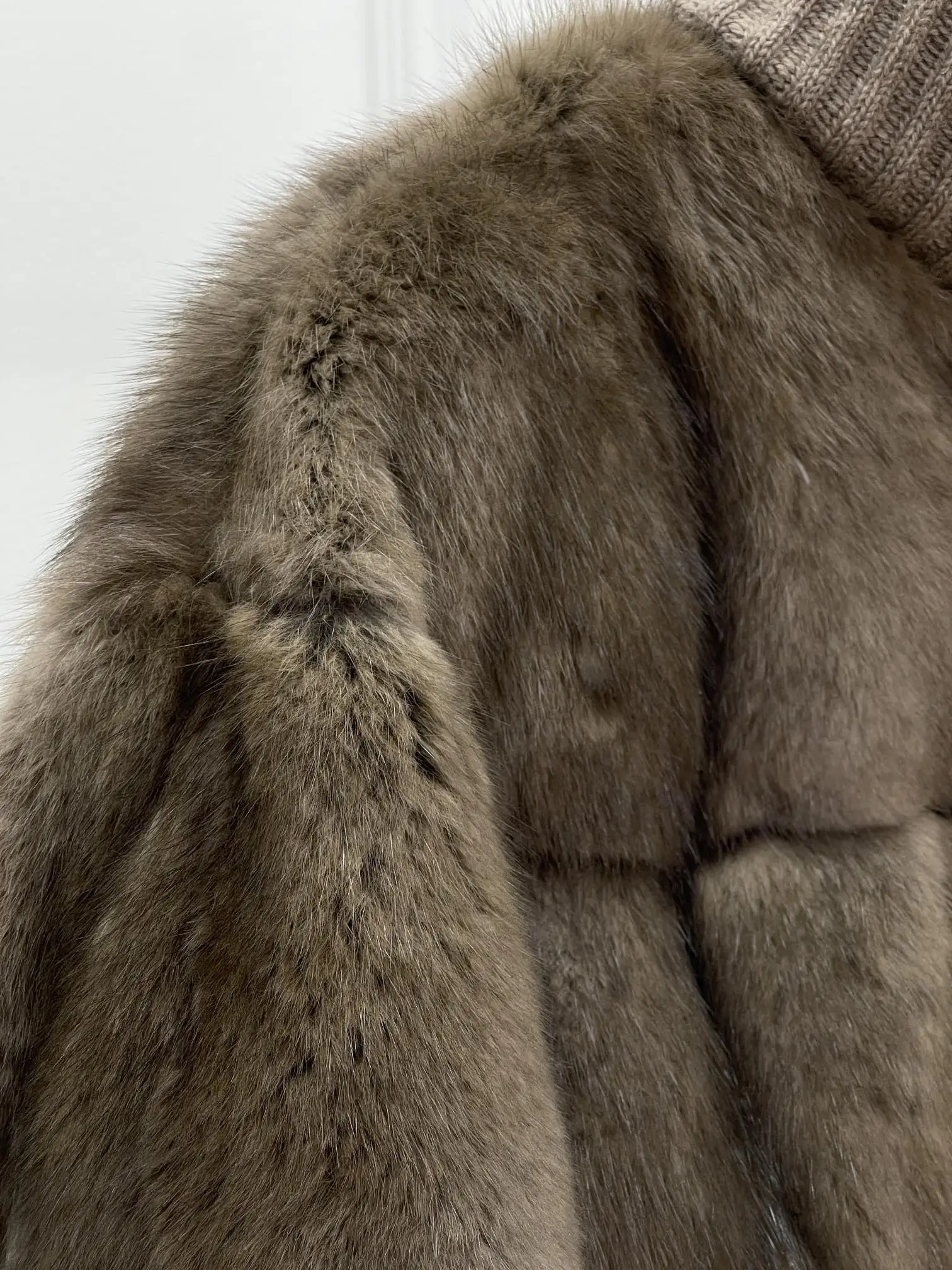 2024 Autumn And Winter New Goose Down Jacket For Women Short Style High-End Down Jacket Spliced With Mink Fur