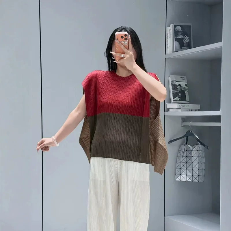 Miyake Pleated 2026 Color Block Flying Sleeve Top for Women Summer Round Neck Sleeveless Split Design Niche Loose T-Shirt Pleat
