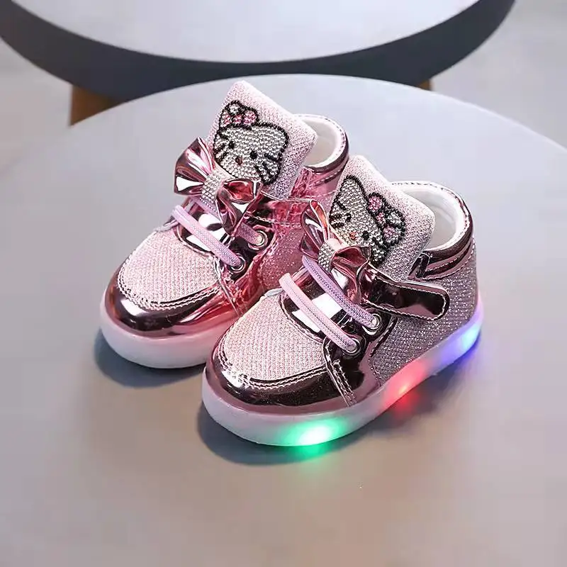 Hello Kitty Children Luminous Shoes Girls Sport Running Shoes Baby Flashing Lights Sneakers Toddler Little Kid LED Sneakers 2024