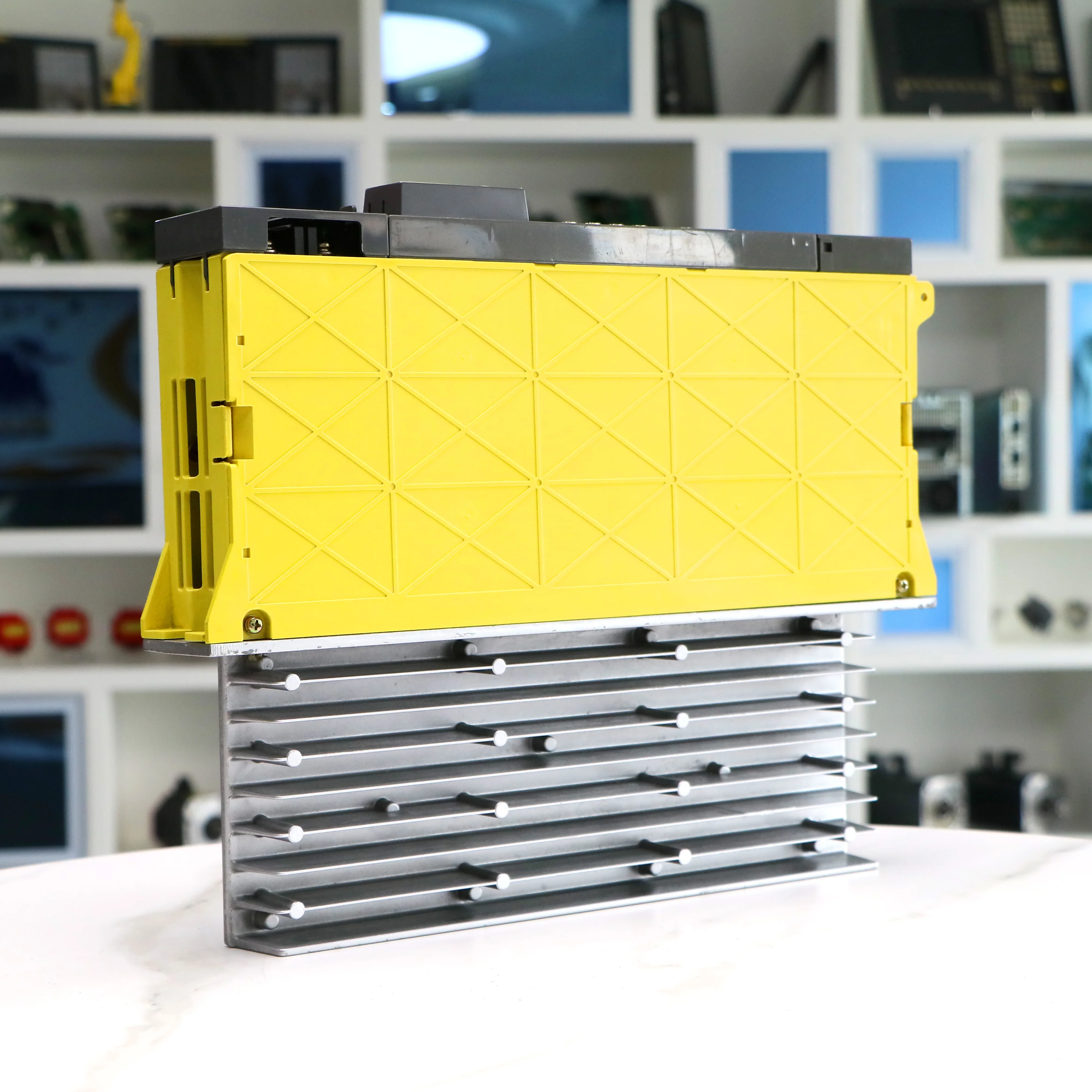 Novo ou servo amplificador módulo A06B-6079-H105 estoque um ano de garantia