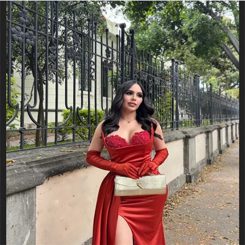 Personalizado lado alta divisão longo trilha plissados vestidos de baile sem alças sem mangas vestidos de noche luvas noite formal