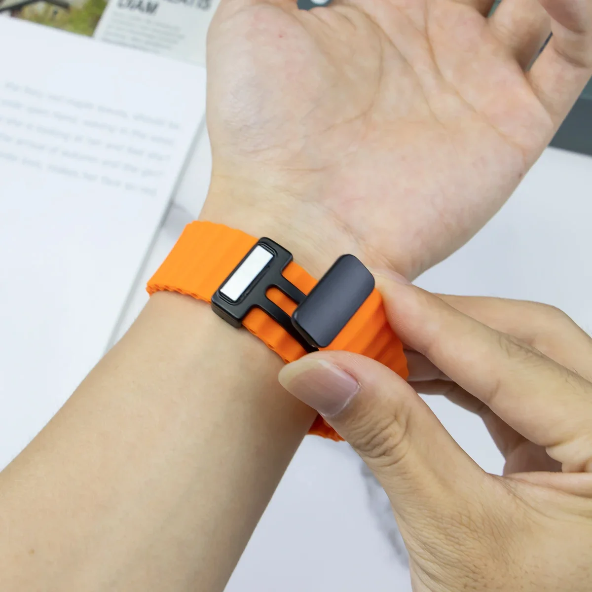 حزام سيليكون لساعة أبل 49 مللي متر 45 44 40 41 38 42 مللي متر سوار بإبزيم مغناطيسي iWatch Ultra سلسلة 7 6 3 se 8 9 Ultra 2