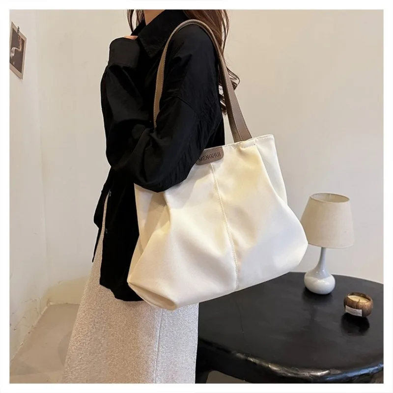 

Practical Diaper Bag Tote Mom Daily Routine Baby Care Exquisite Organized Versatile Effortless Stylish Timeless Parent-Friendly