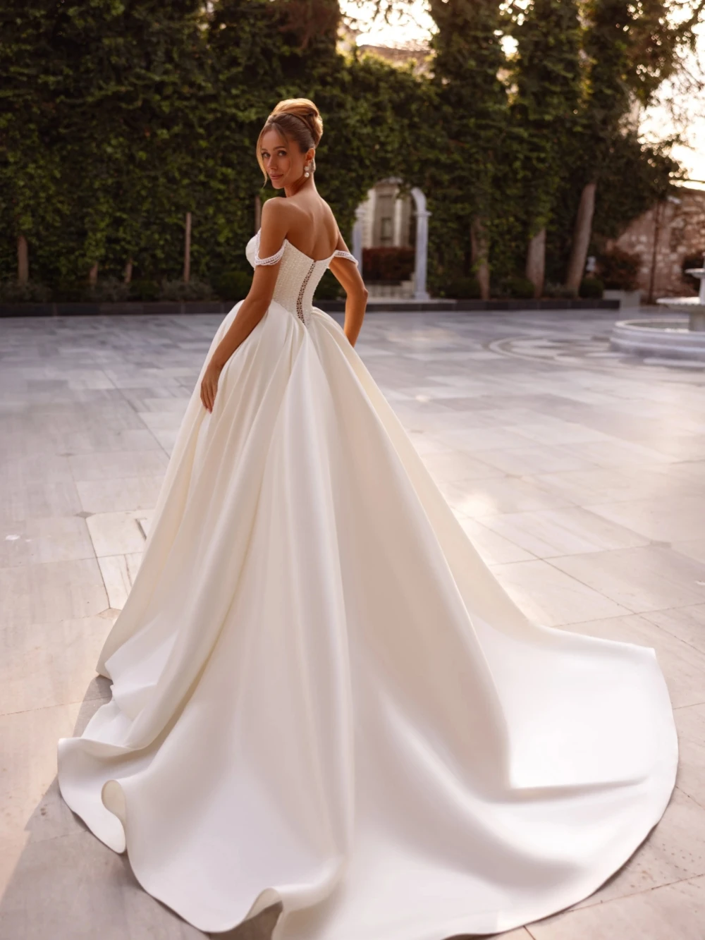 العاج تألق الخرز الكمثرى فستان زفاف طويل الساحرة الساتان قبالة الكتف ثوب الزفاف مخصص جديد ألف خط فساتين للعروس