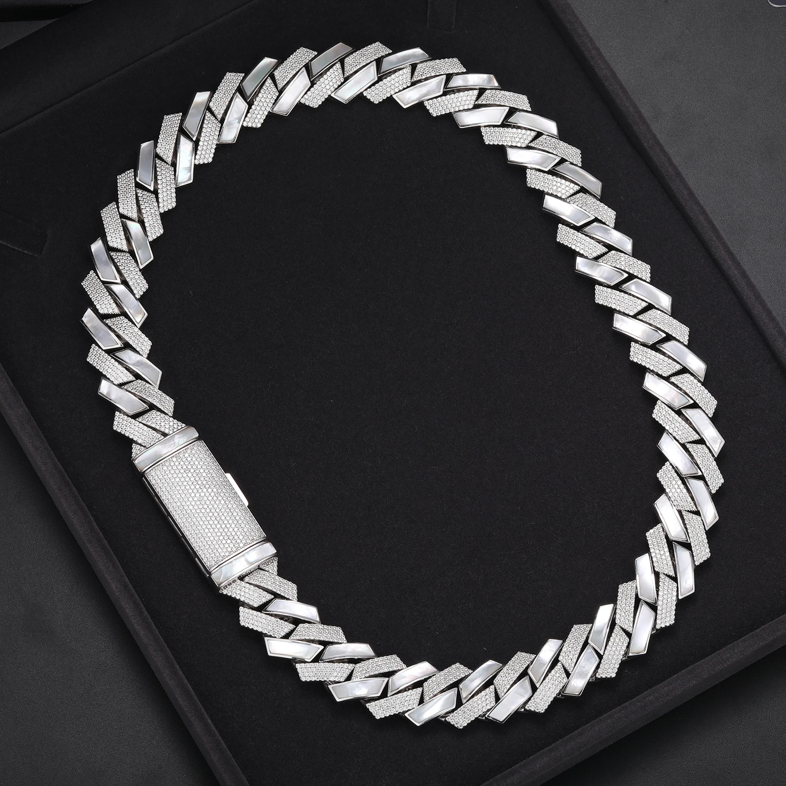 Handmade 18mm Setting Shell Cuban Link Chain Pass Diamond Tester 925 Sterling Silver VVS Moissanite Iced Out Cuban Necklace.