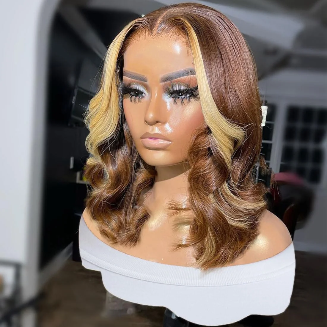 

Chocolate Brown Highlight Blonde Short Bob Wavy Lace Front Wig Glueless 13x4 HD Pre Plucked Synthetic And Blend Party Cosplay