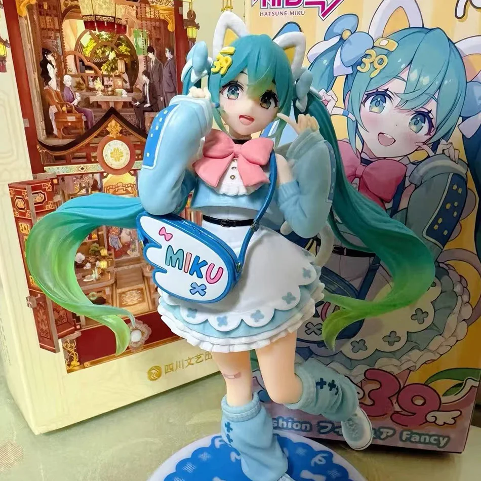 Original fashion Hatsune Miku Anime Figure Action Figurine Model Collector Toys Hatsune Miku BANPRESTO Collectible Gift