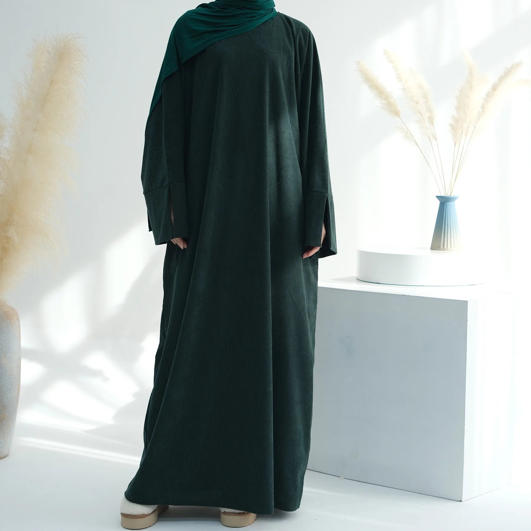 

Arabic Women Corduroy Abaya Dress Ramadan Dubai Muslim Modest Islamic Clothing Autumn Winter Warm Turkey Robe Djellaba Jalabiya