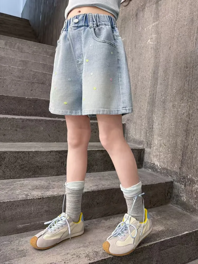 2026 Sommer Kinder-Jeansshorts für 120-170cm große Mädchen, bestickt, elastischer Bund, lässige knielange Teenager-Shorts – Detail 7