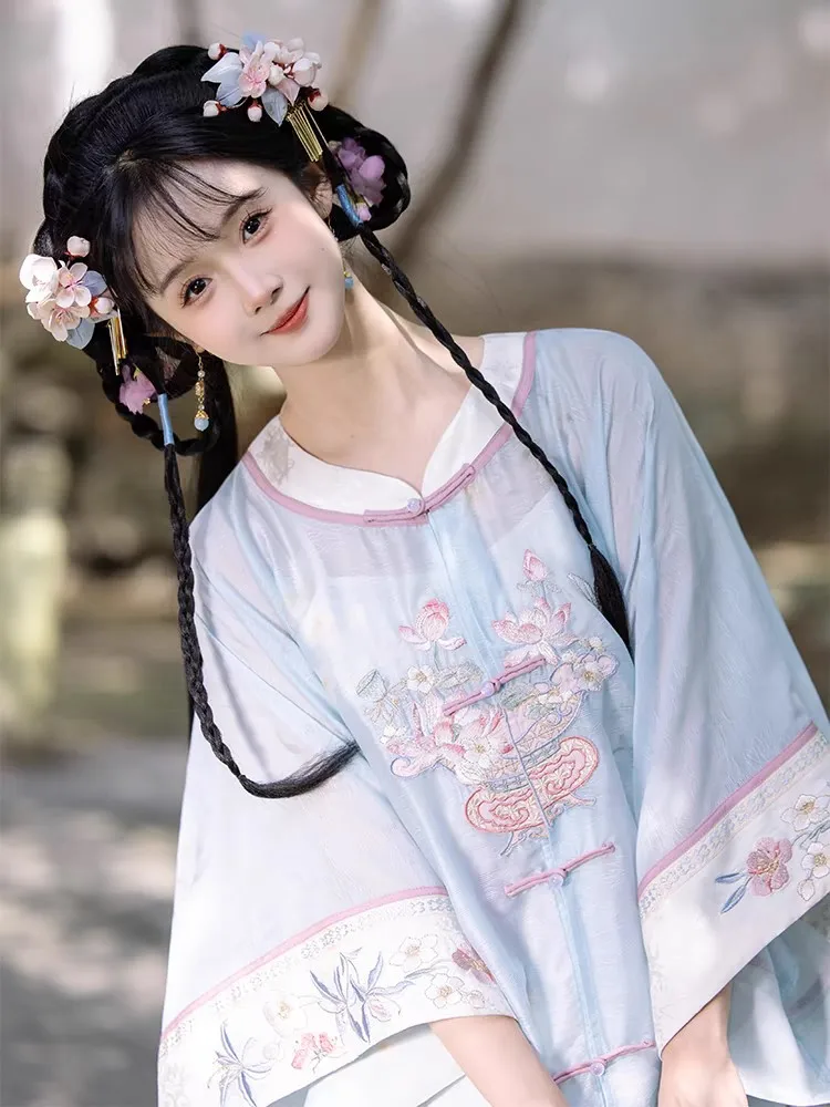 A Han-style embroidered dress with front opening ancient-style set and dance costume in the style of traditional Chinese opera