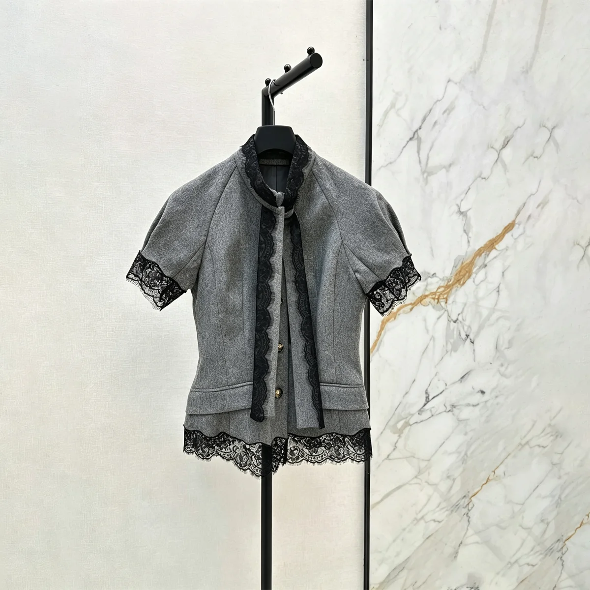 2026 high-quality women's silk stand up collar waist cinching short style temperament top--hb729