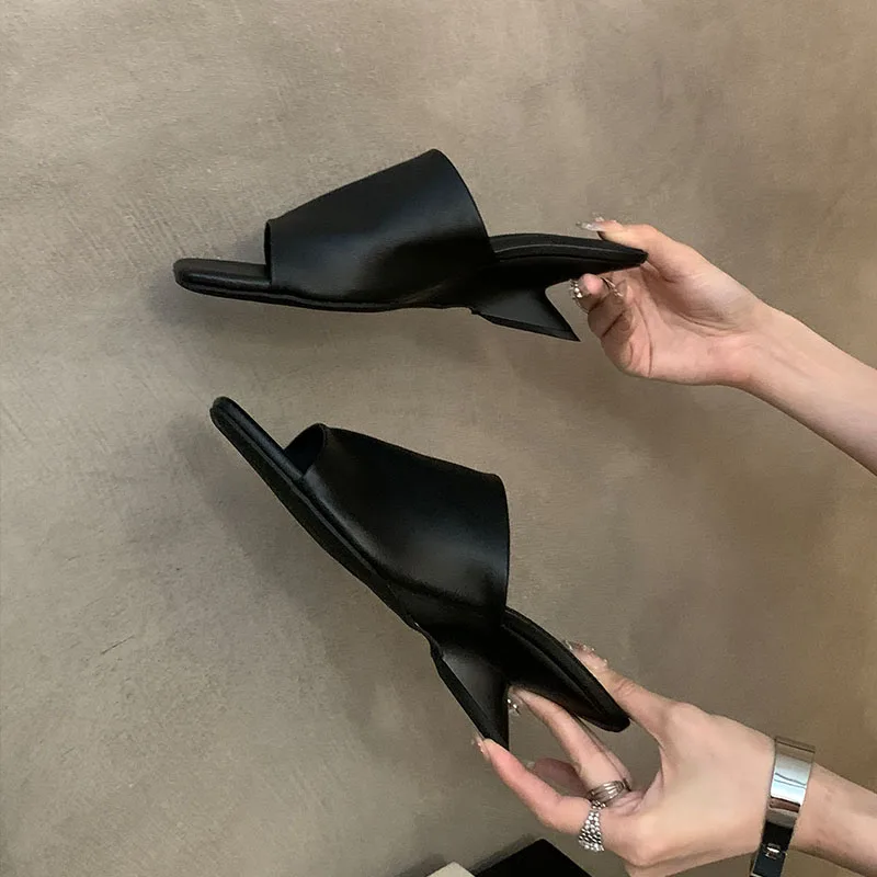 

Новинка 2025, модные женские тапочки на танкетке с квадратным носком, женская обувь на танкетке, тапочки на каблуке, сандалии, шлепанцы, женская обувь