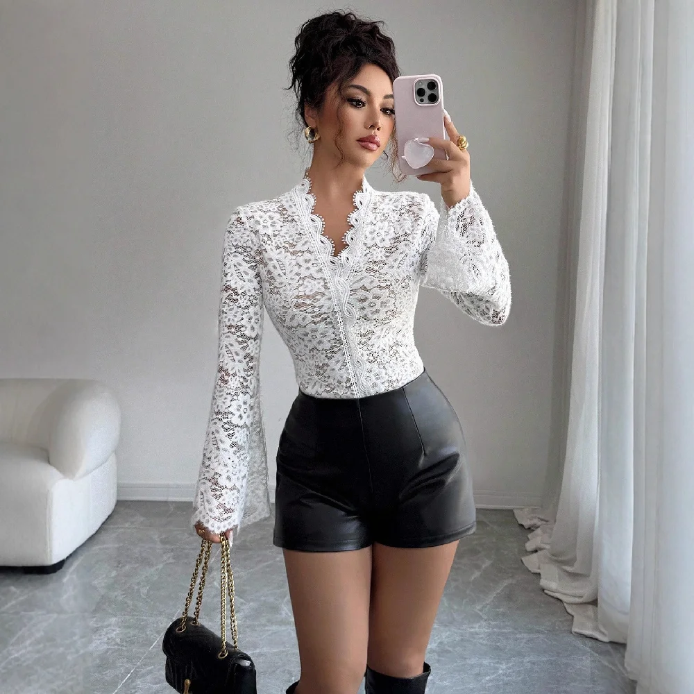 

2025 Autumn/Winter New Women's White Sexy Elegant Luxury Lace Slimming Top