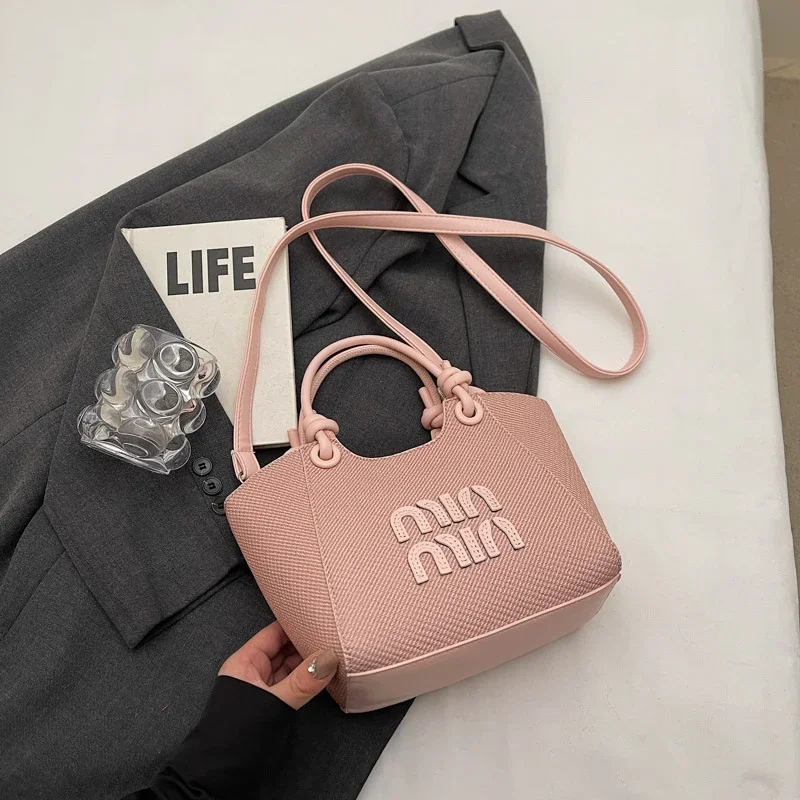 

Luxury Unique Elegant Minimalist Diaper Bag For Women Large Capacity Vintage Leather Shoulder Bag Fashionable Designer Crossbody