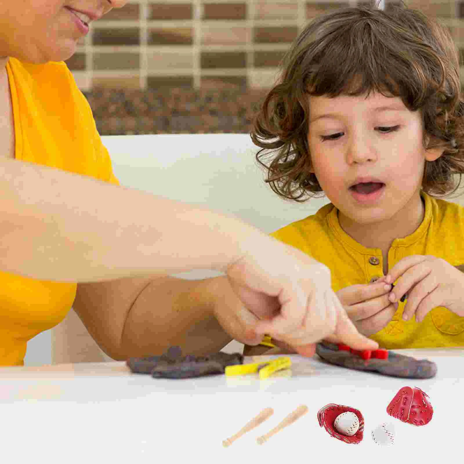 Juguetes en miniatura para niños, guante de bate de béisbol, decoración de casa de madera, mitones de imitación