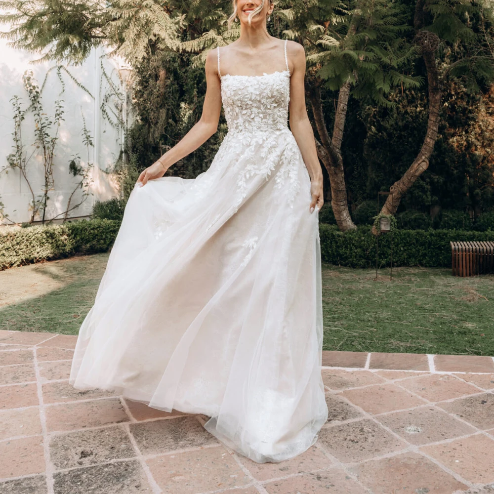 

Customized Spaghetti Strap Square Neckline Wedding Dress for Bridal Bead Lace Appliques Summer vestidos de novia Court Train