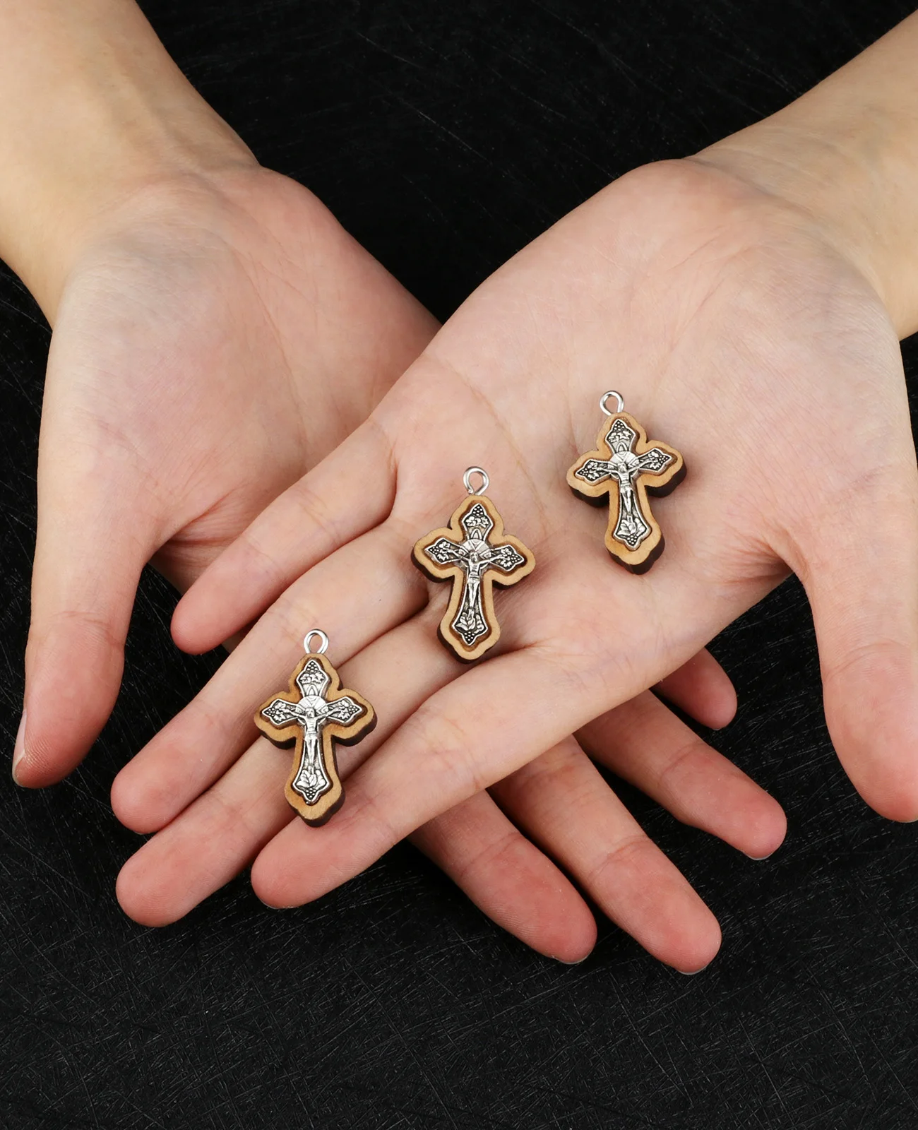 Cottvott 10Pcs/Lot Wooden Religious Fleur-de-lis Cross Crucifixion Pendant for DIY Necklace Rosary Chaplet Jewelry Making Parts