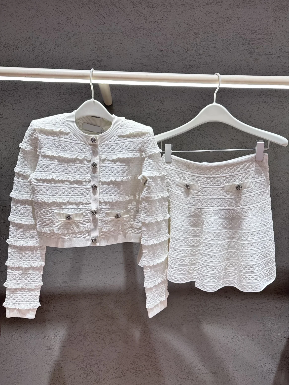 

Heidd SP2026 Early Spring Gentle Wind Lace Splice White Knitted Top And Skirt Set Women's Fashion Ensemble Long Sleeve Short ...