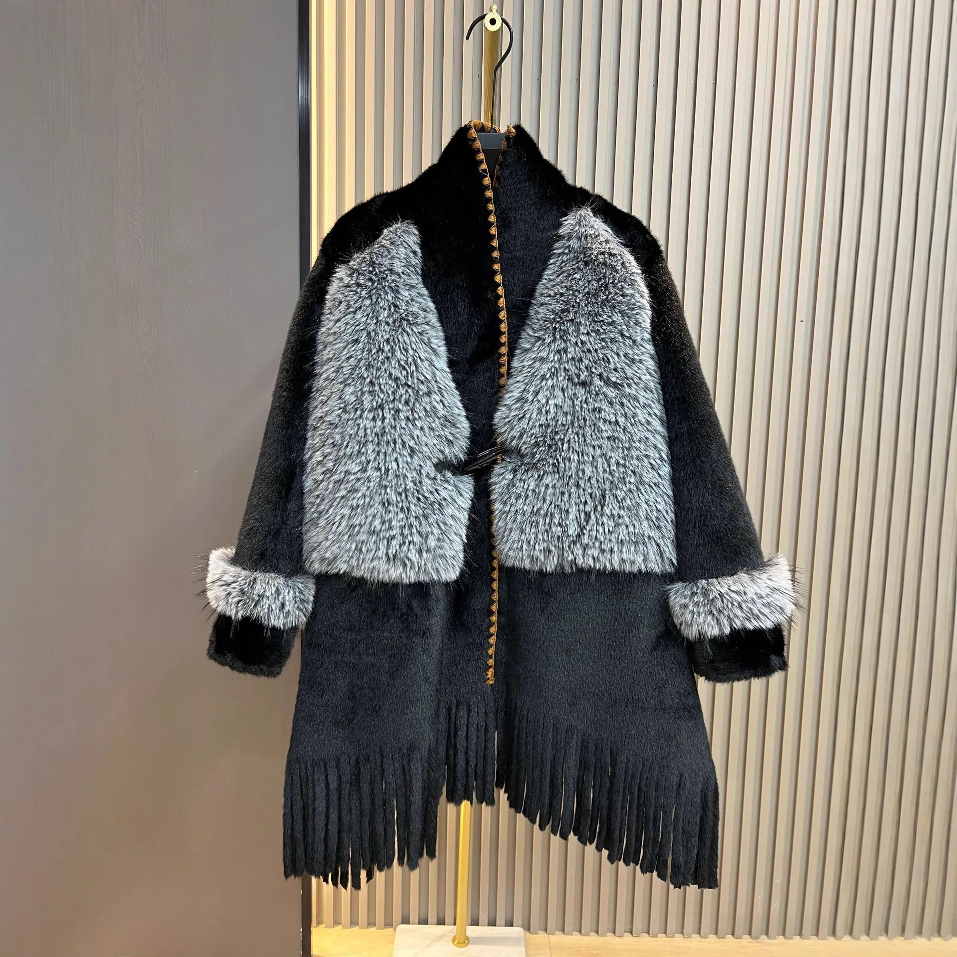 Winter Neue Mid-Länge Elegante Pelzigen Mantel Europäischen Nerz Faux Pelz Integrierte Warme Mantel für Frauen Winter Jacke