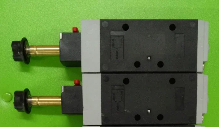 corps-de-vanne-Electrovanne-a-cinq-voies-a-deux-positions-761279100