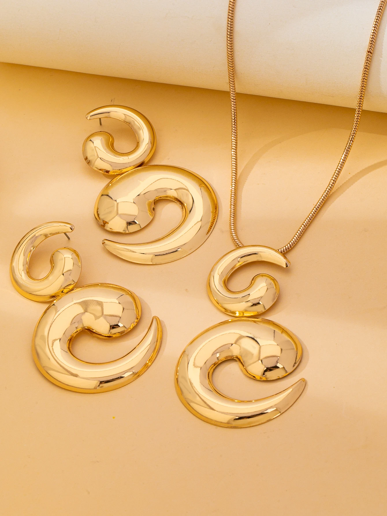 Women's Gold Spiral Swirl Jewelry Set Abstract Geometric Earrings Pendant Necklace Exaggerated Accessories