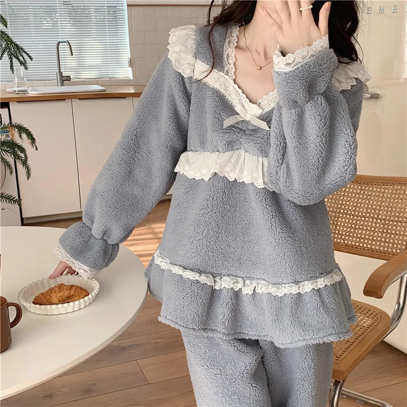 

Lace Princess Style Pajamas Suit Warm Coral Velvet Home Clothes Sweet Patchwork Nightwear Women Sleepwear Warm Pyjamas