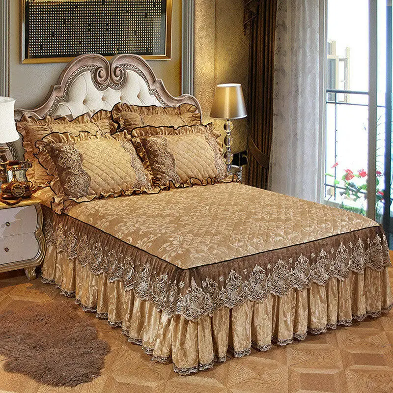 

Кружевные бархатные покрывало King Size, стеганые Bedskirt с оборками с эластичной талией Полная Queen покрывало Наволочки мягкий теплый в европейском стиле из 3 предметов