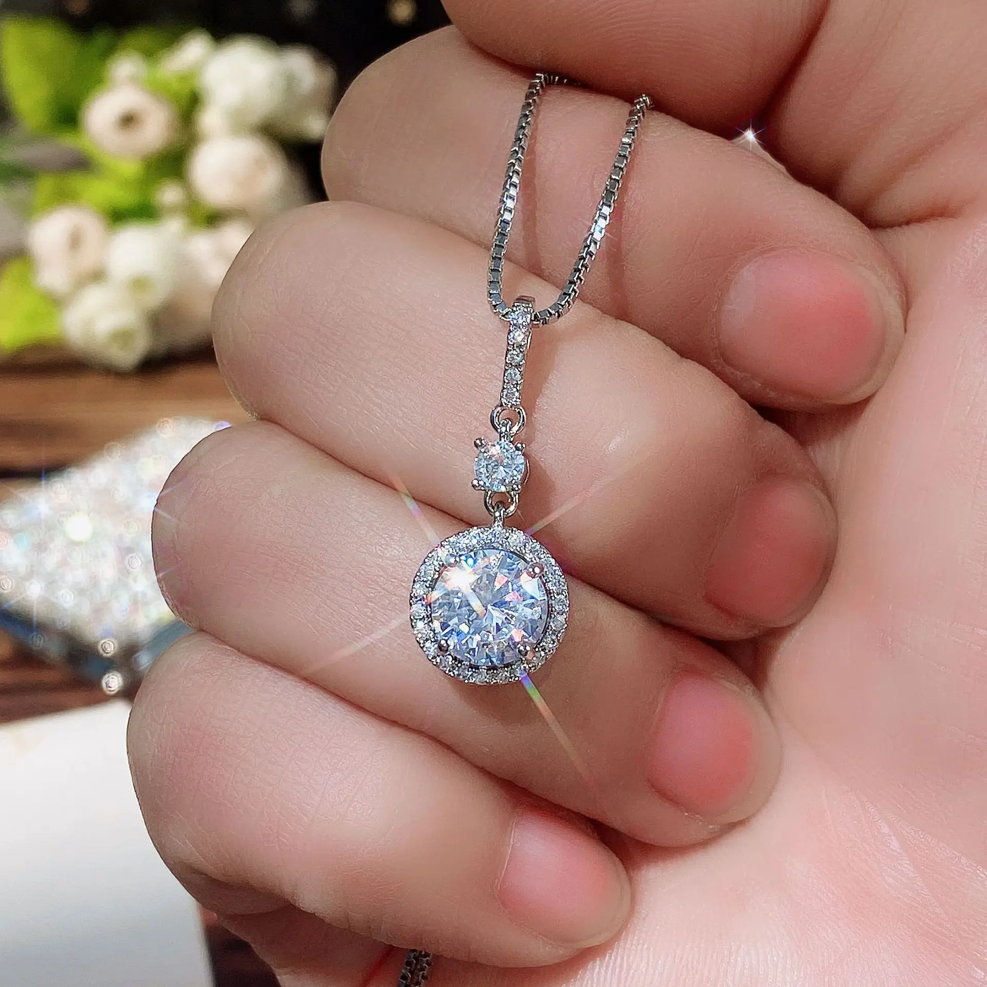 Classic AAA Crystal Rhinestone Round Sharped Pendant Necklace Silver Color Fine Jewelry Girl Valentine's Day Gift