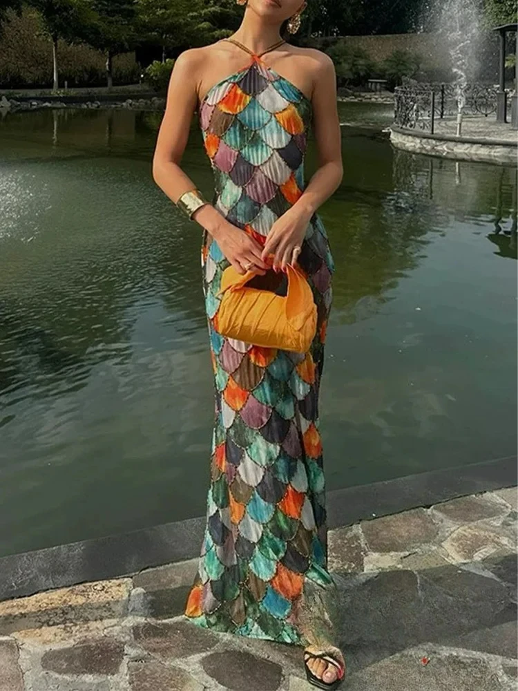 KONDALA セクシーでエネルギッシュなシックな女性用サテンワンピース ホルタープリント ノースリーブ ロングドレス 新ファッション 2025 夏休み ビーチドレス