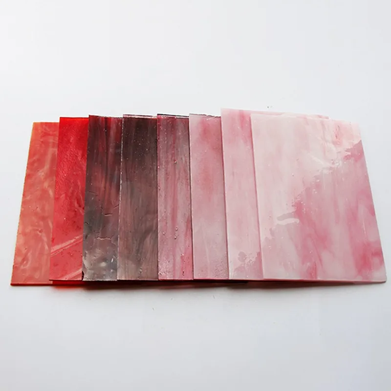 

Декоративные элементы из радужного витражного стекла 10x10 см для мозаики, поделок, декоративных изделий, абажуров, вставок для дверей и окон.