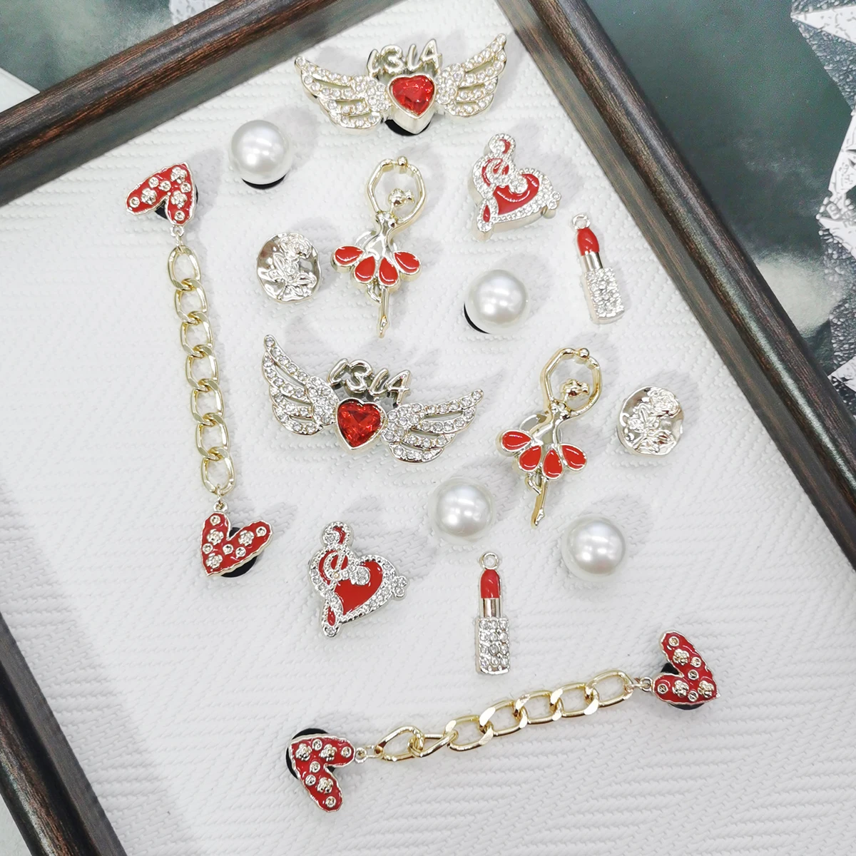 16PCS Valentine Golden Red Shoe Charms DIY Heart Chain Acces