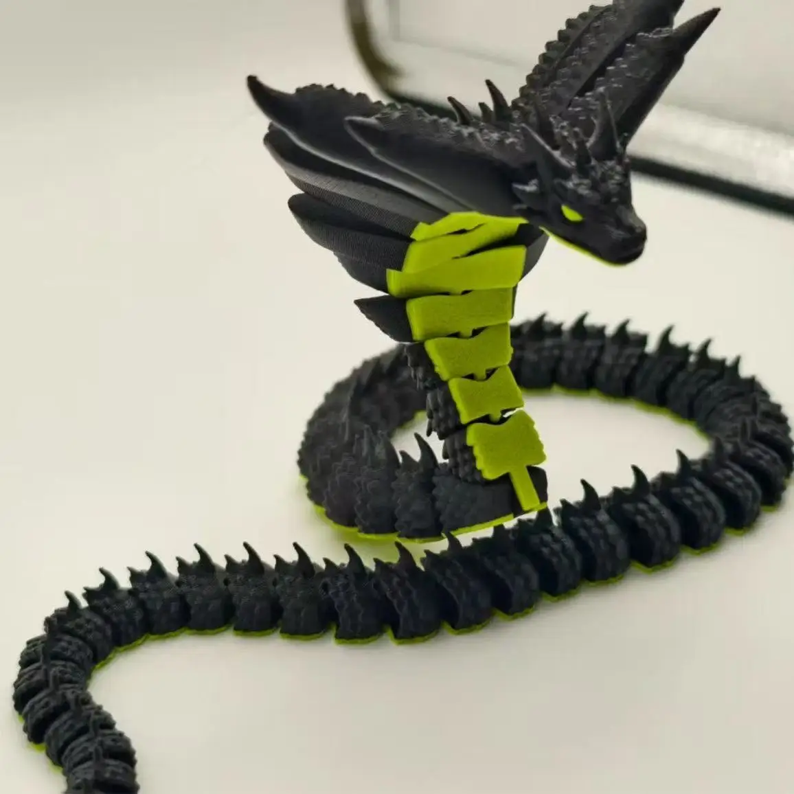 3D Printed Snake Model Full Body Movable Joints Cool Stereo Figurine Ornament Home Desktop Decoration