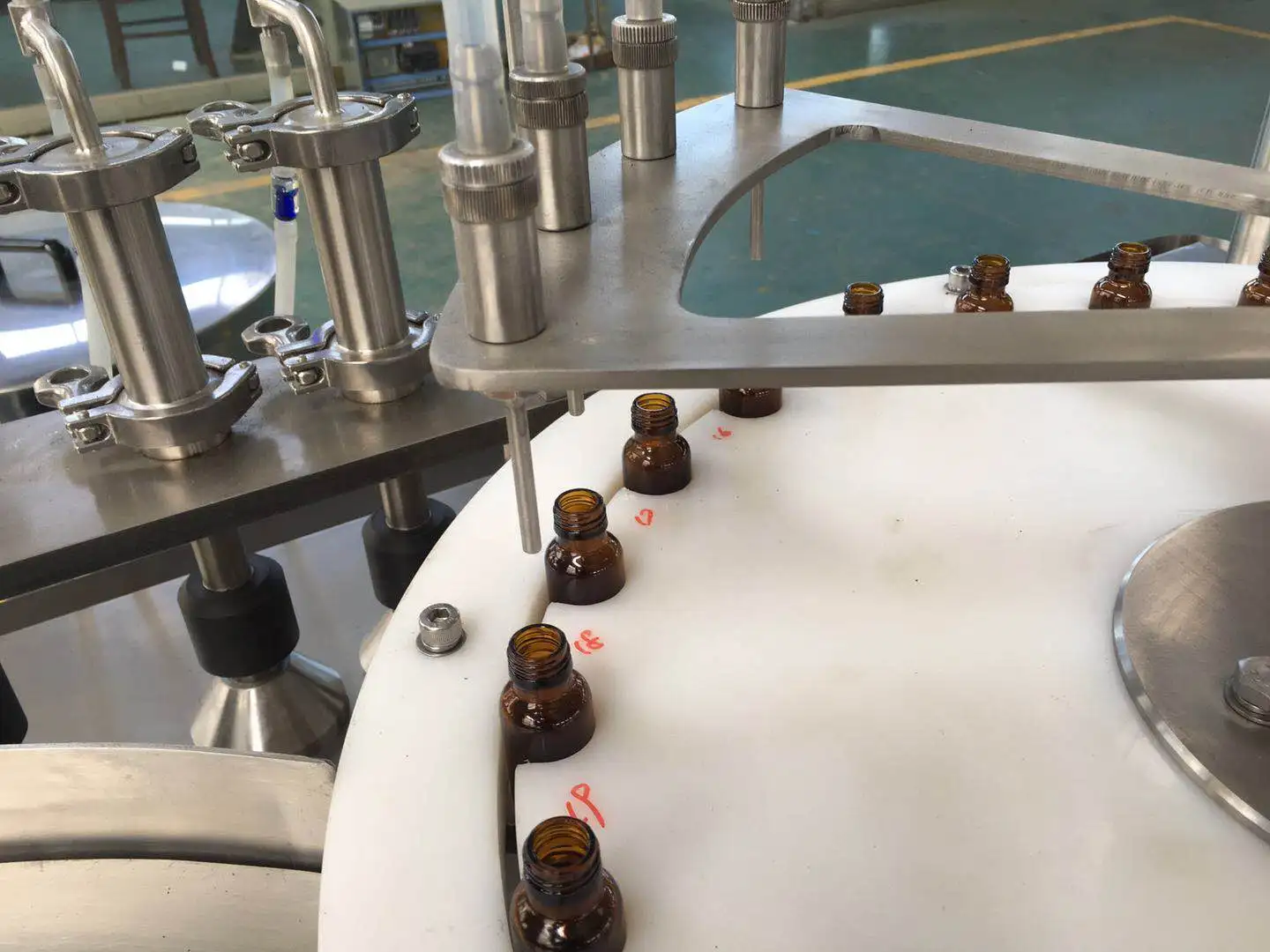 KGF-4 자동 액체 병 충전 및 밀봉 기계 구강용 액체 시럽 라인 화장품 충전 기계