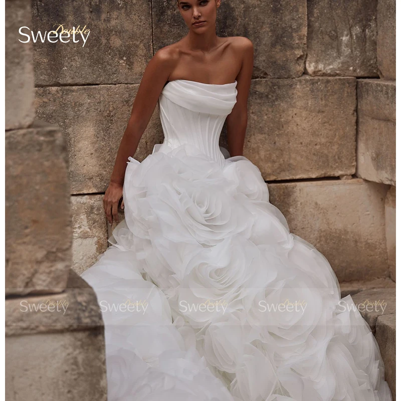 Romantic Wedding Dress Organza With Embroidery Ruffled Organza With Ball Gown Sleeveless Strapless Customized Bridedress Lace Up image 4