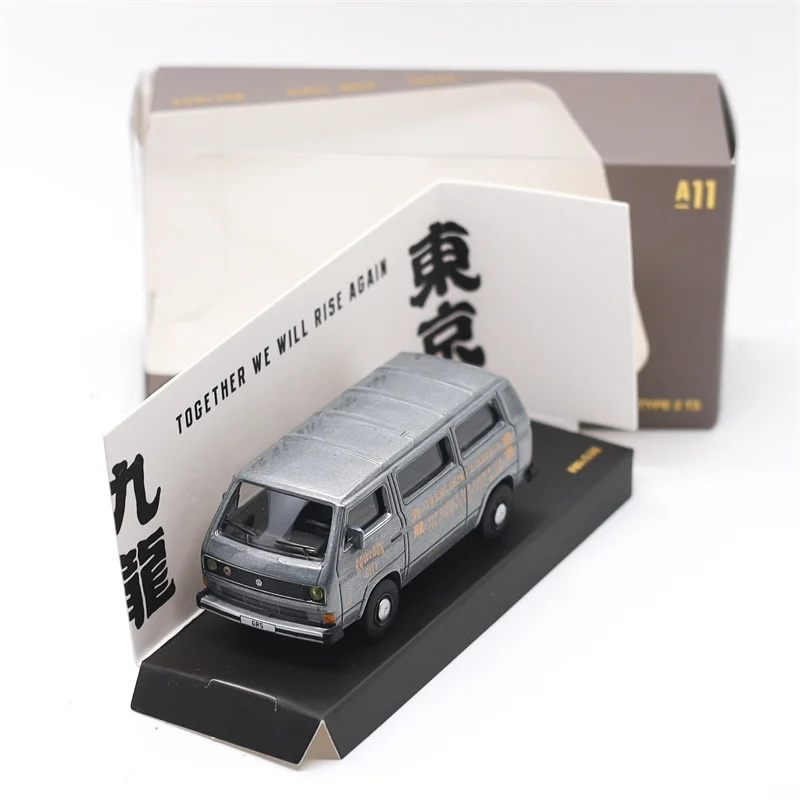 Chase Tarmac Works 1:64 928 S Red / GRS X Tarmac Works T3 Van