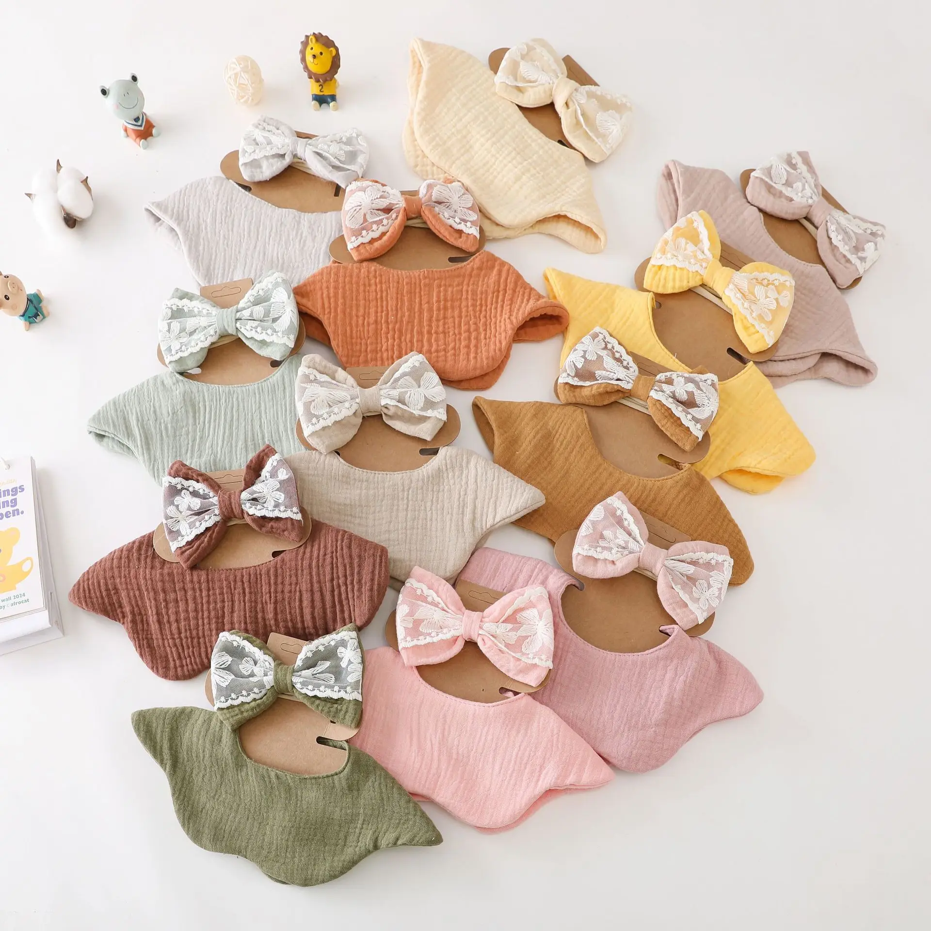 

2Pcs/Set Solid Color Cotton Muslin Baby Girl Boy Bibs Elastic Lace Bows Headband 360 Degree Towel Feeding Bandana Apron Burp
