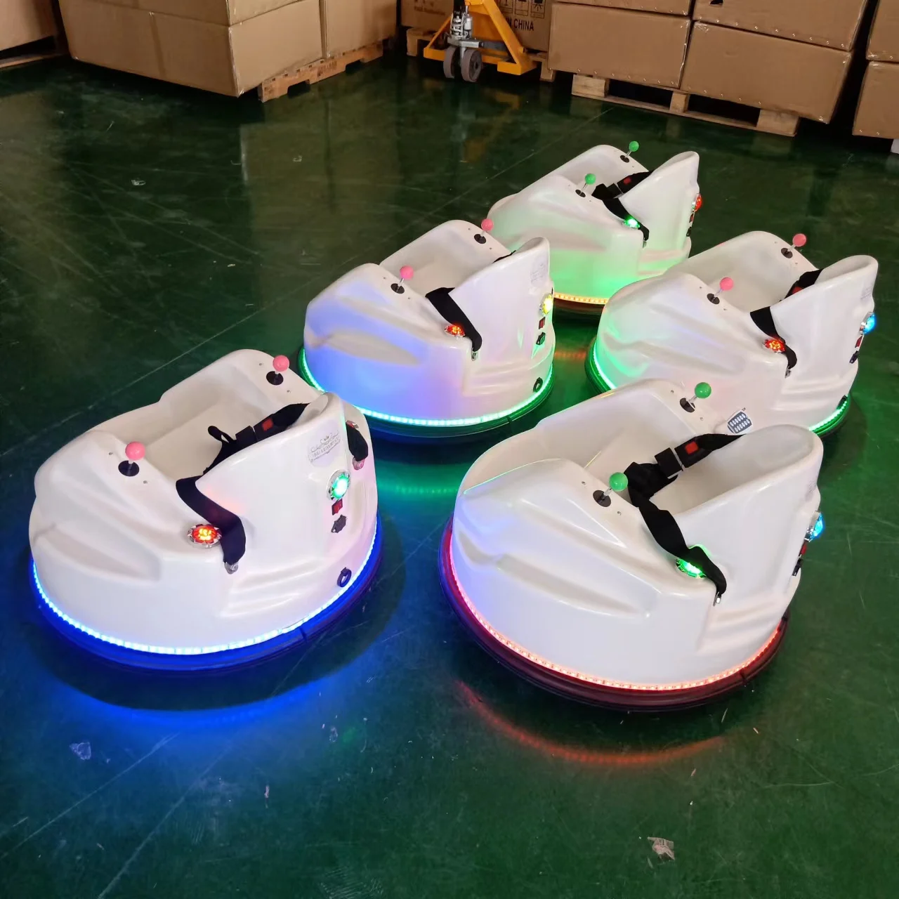 

Free Remote Control Round Strong FRP Kiddie Bumper Cars