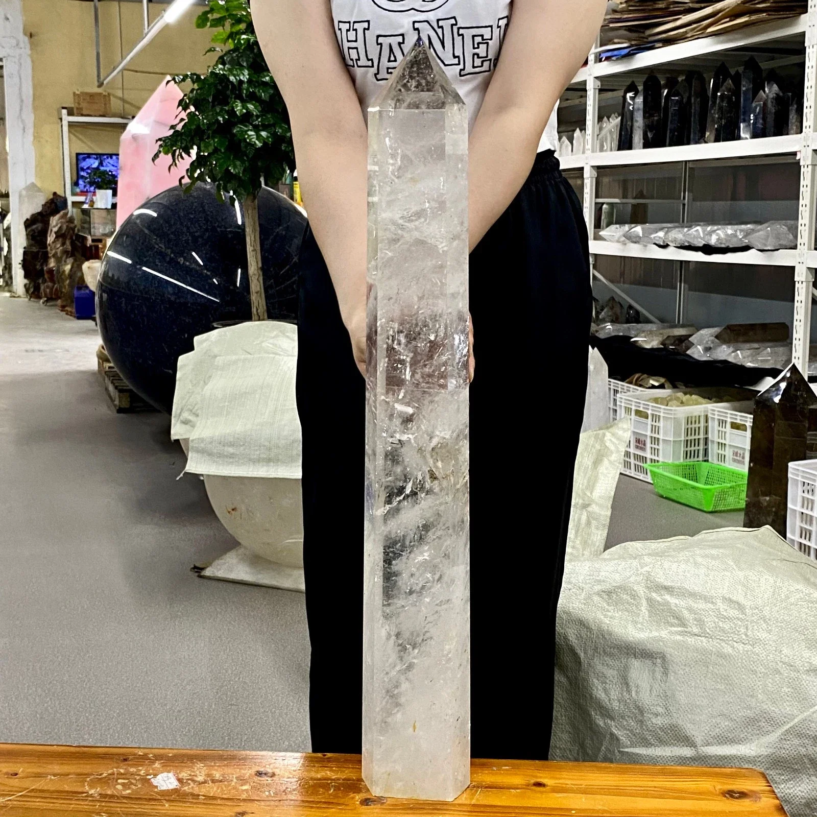 

Natural White Crystal Quartz Energy Tower, For Energy Healing, Home Decoration, Demagnetization Divination, Meditation, And Air