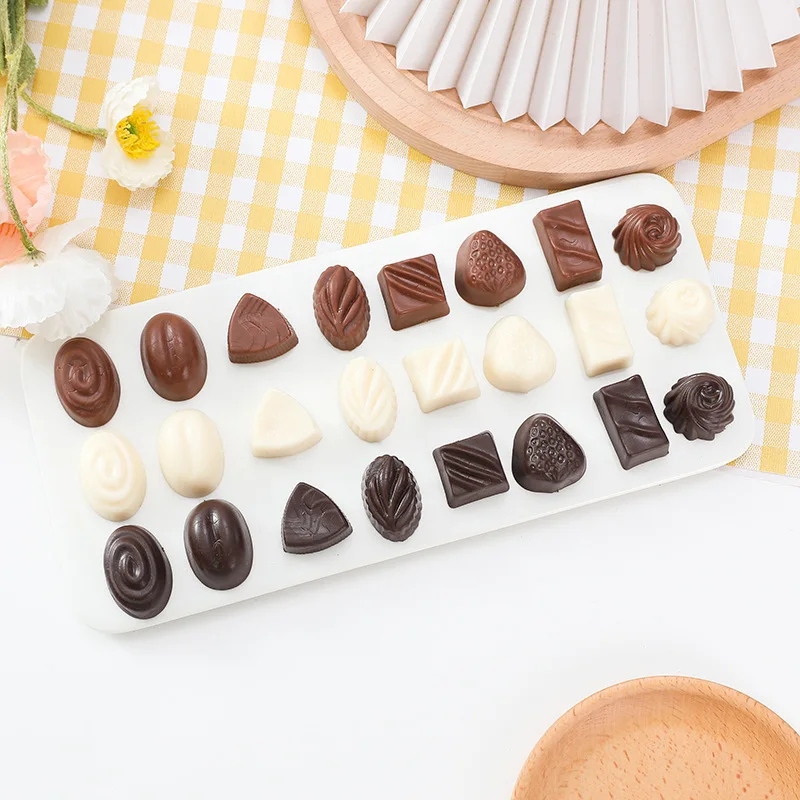 Simulierte reine schwarze Schokolade, Haselnuss, Weiß, Braun, Rumgeschmack, Dessertladen, Bäckerei, Café-Display, gefälschte Lebensmittel 8 Stück/Set – Detail 3