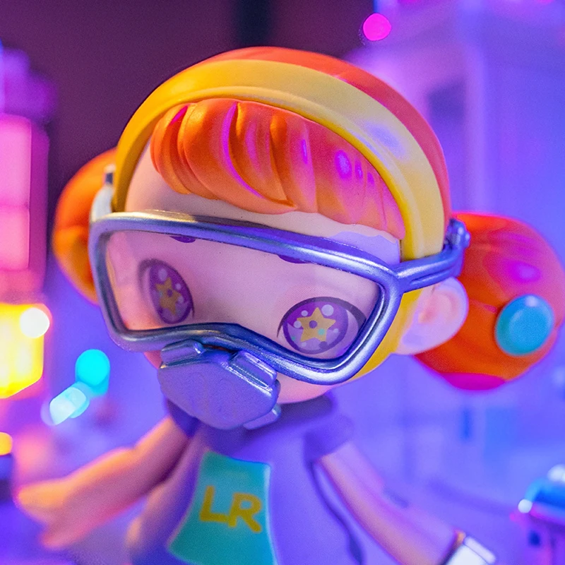 TOYCITY Laura "Cyberpunk Dreams" 블라인드 박스 - 무작위 미래형 소녀 피규어, 기술 테마 수집품 및 생일용 책상 장식