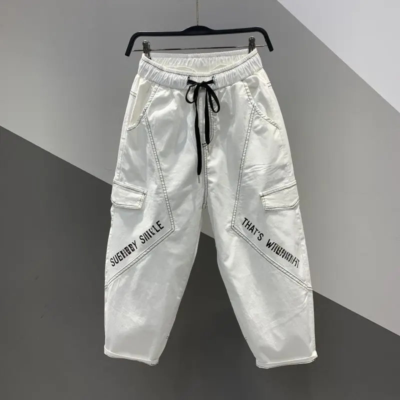 

Мужские джинсы больших размеров, повседневные, свободного кроя, прямые, осенние, с декоративными накладными элементами и простой строчкой