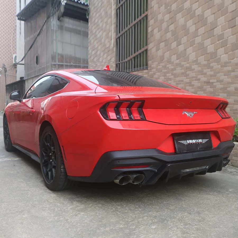 Picture 5: Carbon Fiber Rear Diffuser Suitable For 2024+ Ford Mustang Dark Horse S650 EcoBoost Rear Bumper Center Section Diffuser Body Kit