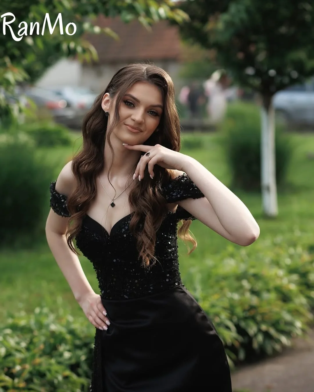 فستان سهرة جديد من Ranmo لامع للحفلات الراقصة حورية البحر ترتر فتحة جانبية بدون أكمام بدون أكتاف طول الأرض حسب الطلب