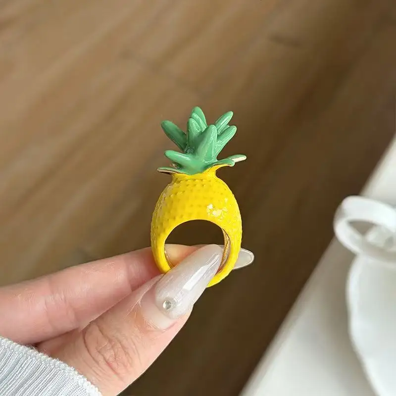 Retro Style Metal Ring for Women Unique Design Oil Drop Franc Pineapple Index Finger Ring Luxury Jewelry for Daily Commuting