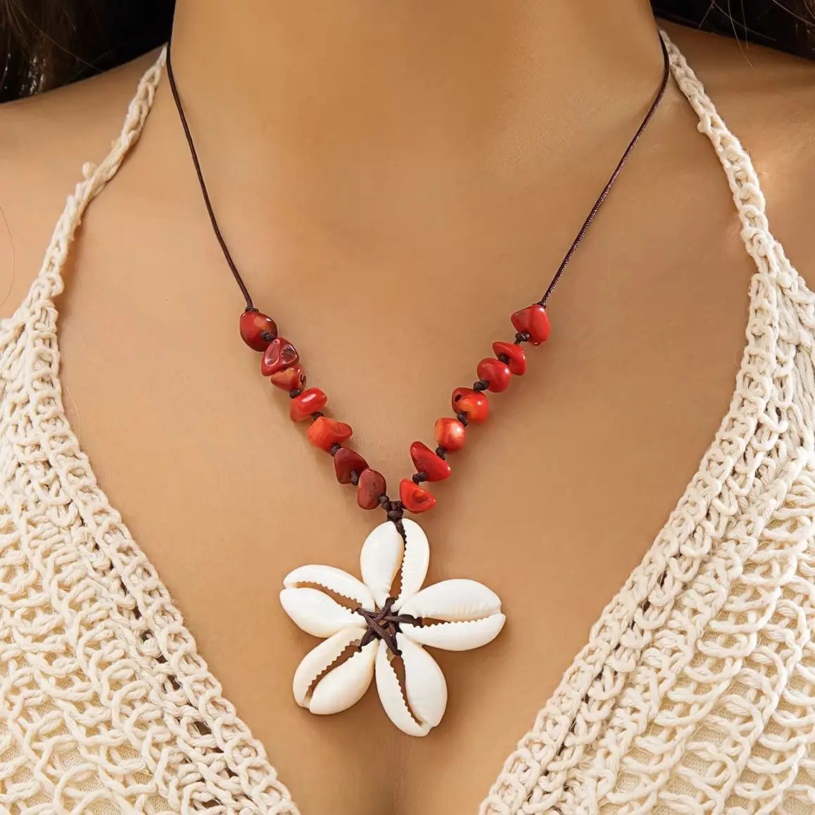 Ingemark Böhmische große Blumen-Anhänger-Anhänger-Halskette für Frauen, trendiges rotes Seil, verstellbare Kette, Ästhetik, Schmuck, Geschenk
