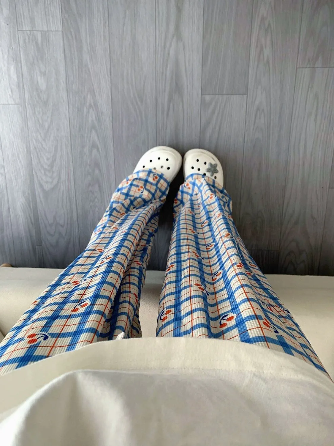 Pantalon femme élégant dentelle crochet garniture taille haute soirée coupe ajustée sophistiqué chic moderne mode formelle