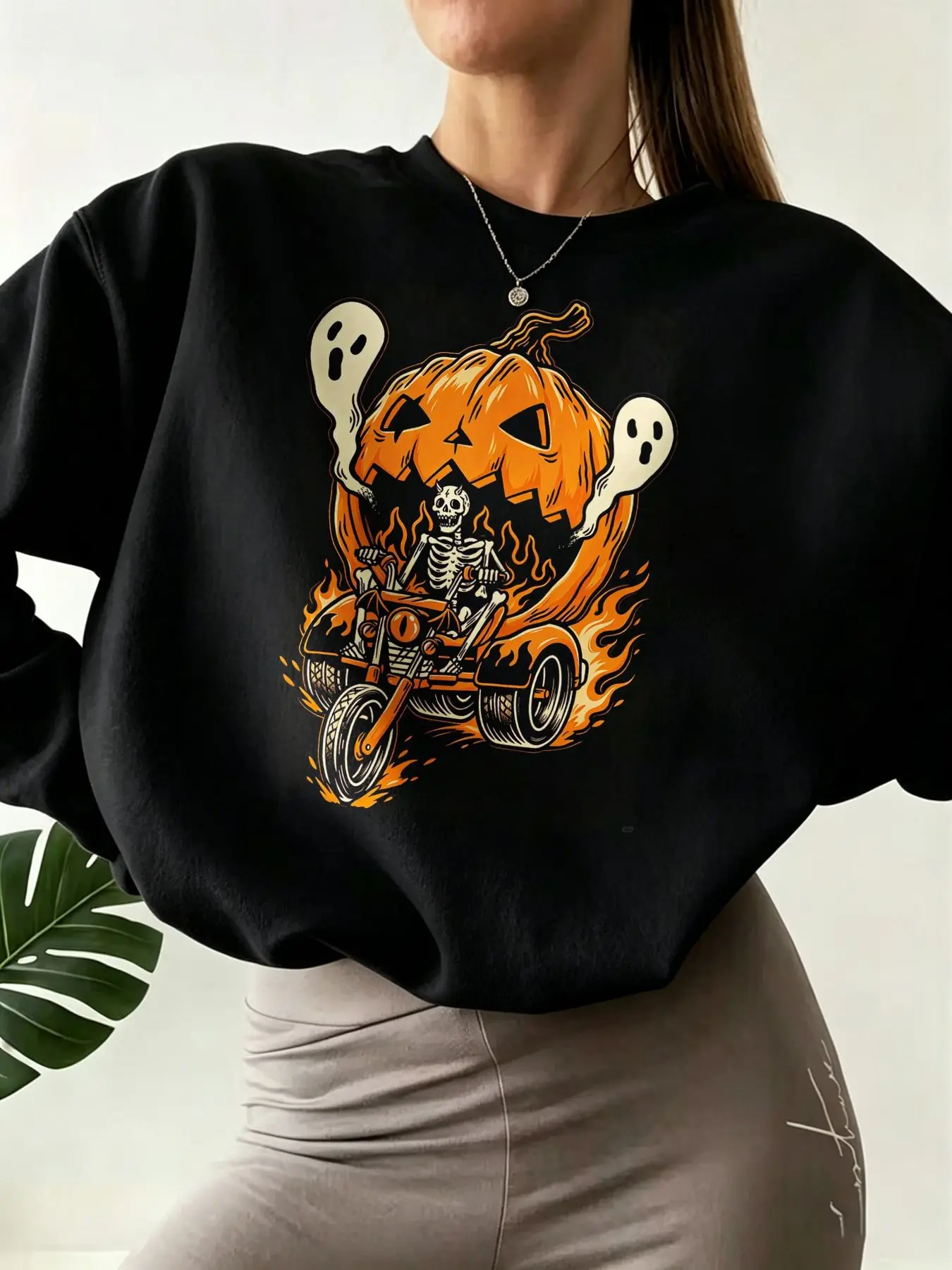 Women Skeleton Motorcycle Pumpkin Ghost Graphic Crewneck Sweatshirt Oversized Long Sleeve Fleece Pullover Retro Halloween Flame Spooky Season Fall Streetwear Tops