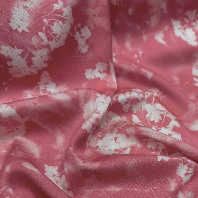 

1 метр, 95% шелк шелковицы, 5% спандекс, 22 momme Georgette, шелковая ткань розового цвета с цветочным принтом, ширина 140 см, 55 дюймов по дворам JX169