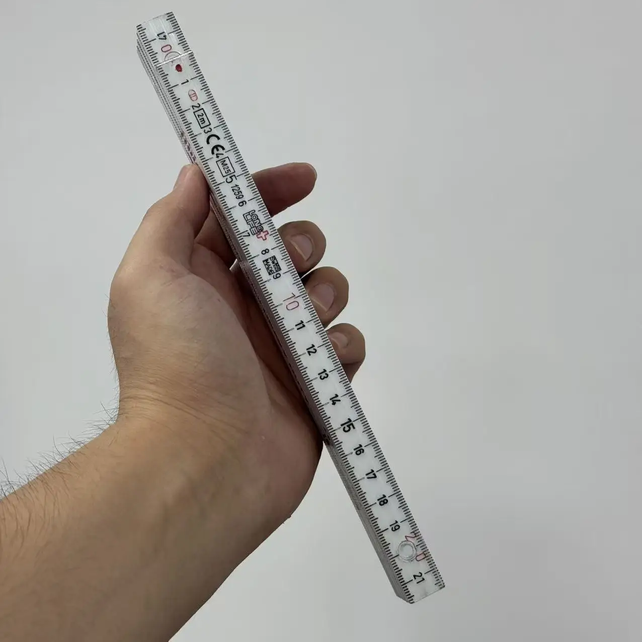 Milwaukee 4932459301 Aluminum Straight Edge Ruler, Metric Markings, Durable for Carpentry & Construction